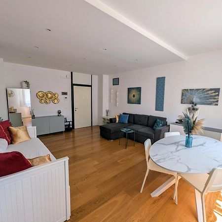 Convenient Family Apt With Private Parking メストレ エクステリア 写真