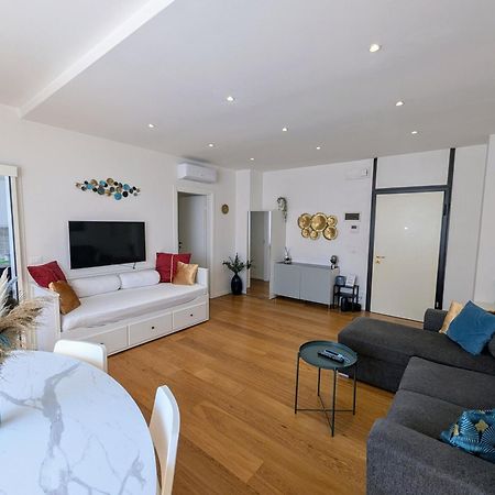 Convenient Family Apt With Private Parking メストレ エクステリア 写真