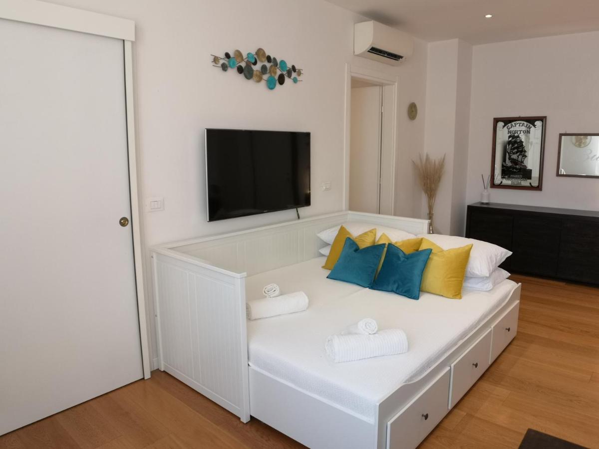 Convenient Family Apt With Private Parking メストレ エクステリア 写真